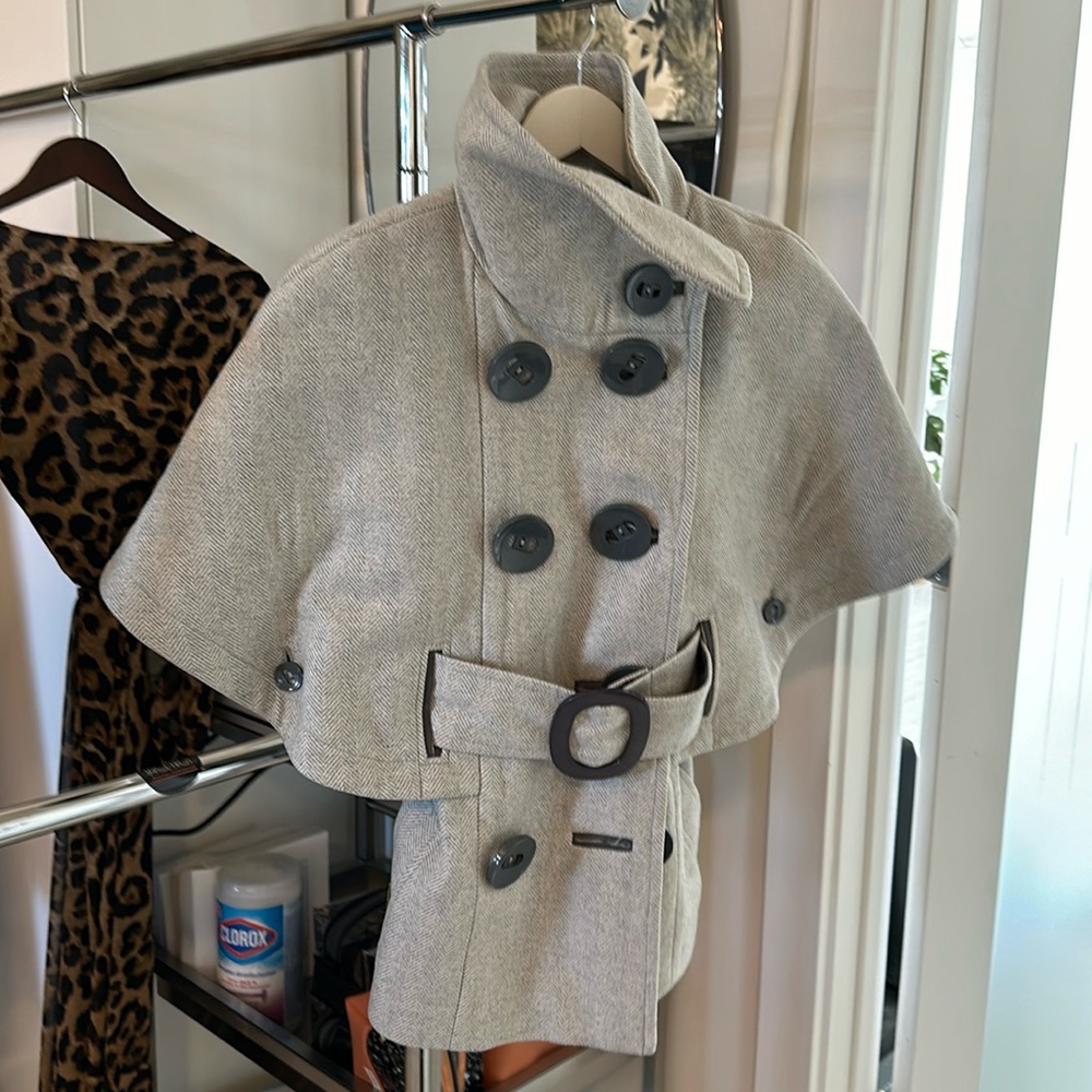 Herringbone cape gray. Made in the Ukraine size small perfect shape.